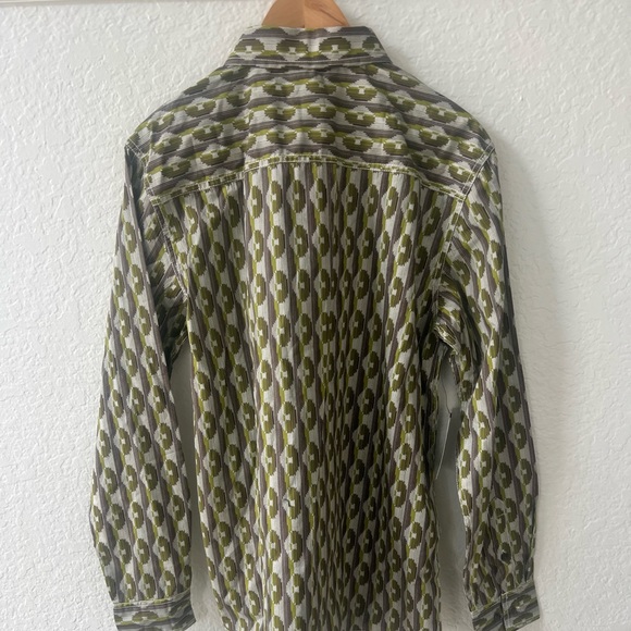 ✨ Gibson olive green button down shirt. - Picture 8 of 9